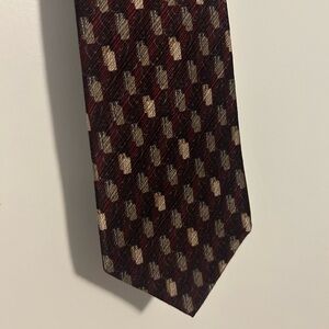 ROUNDTREE AND YORKE All Silk Handmade Tie - Maroon & Gold